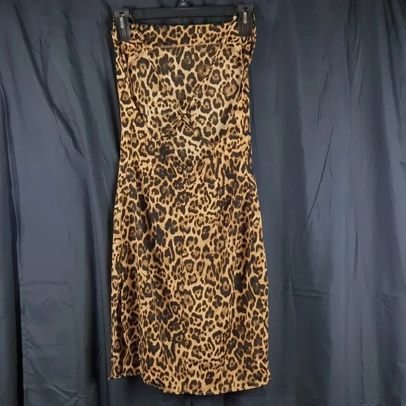 Style Rack Dress. Leopard Print. NWT. Medium. Open Back. - Picture 6 of 9
